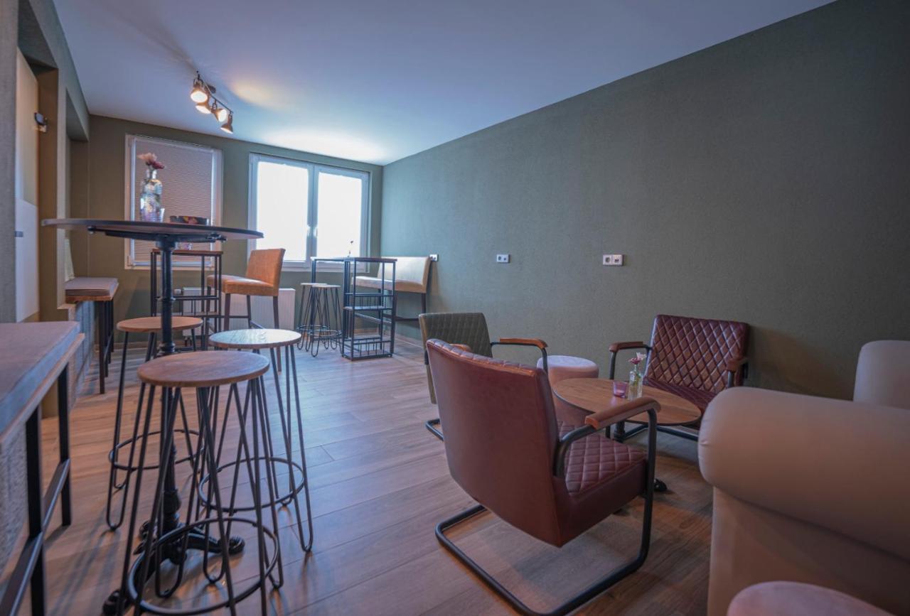 Village Bistro & Bar Fremdenzimmer Dettingen an der Erms Extérieur photo