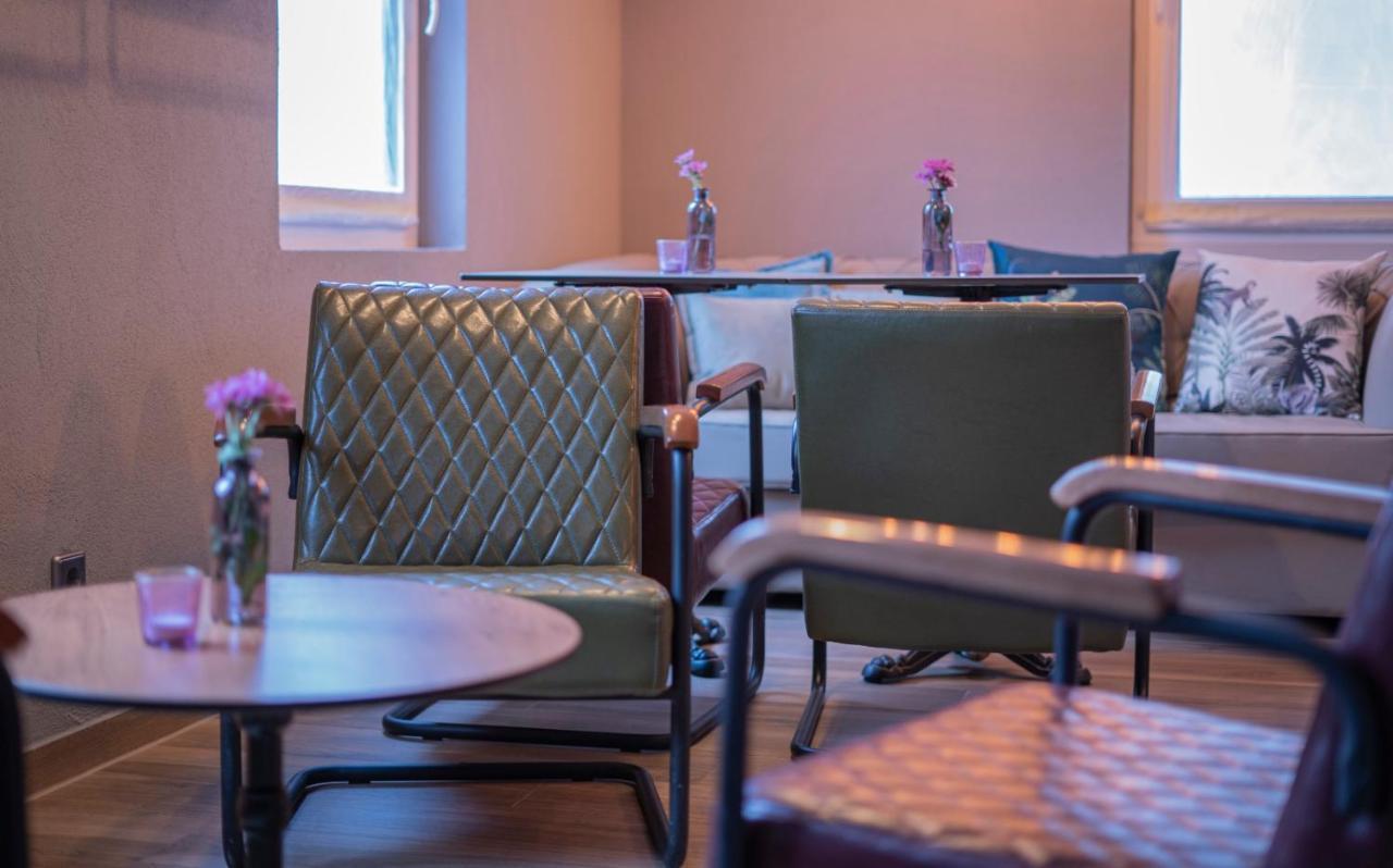 Village Bistro & Bar Fremdenzimmer Dettingen an der Erms Extérieur photo