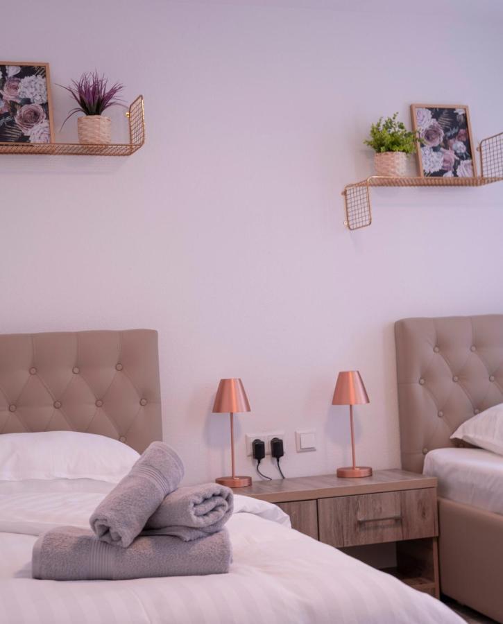 Village Bistro & Bar Fremdenzimmer Dettingen an der Erms Extérieur photo