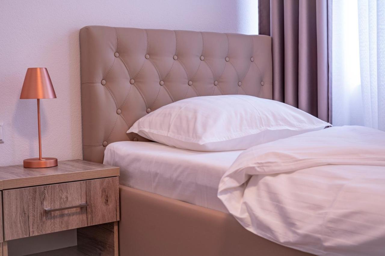 Village Bistro & Bar Fremdenzimmer Dettingen an der Erms Extérieur photo